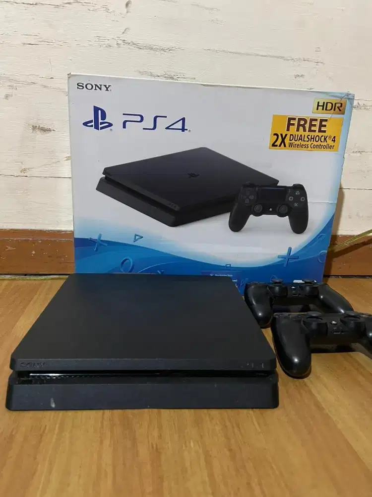 PS4 SLIM 1TB + DUA STIK