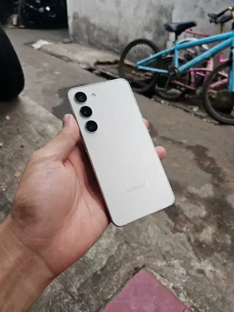 Samsung S23. 8/256 sein