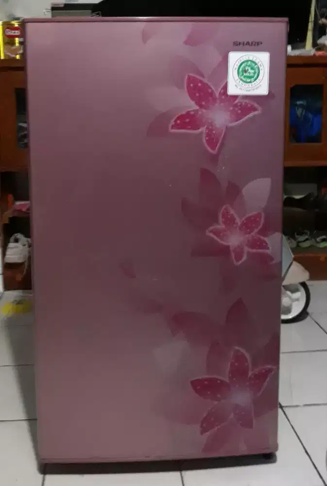 kulkas 1 pintu sharp masih normal dingin beku