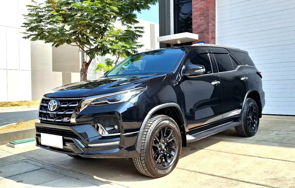 TOYOTA FORTUNER 2.8 GR SPORT 4X2 A/T TAHUN 2023 ( NIK 2022 )