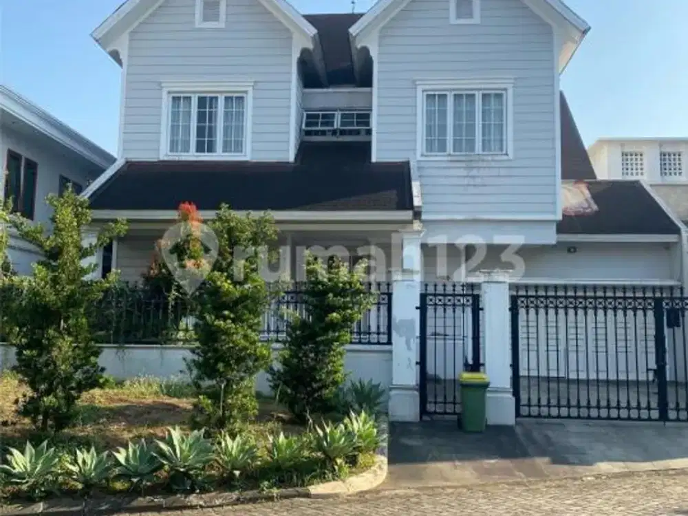 Rumah Mewah 2 Lantai Siap Huni, Lokasi Strategis dan Best View Golf