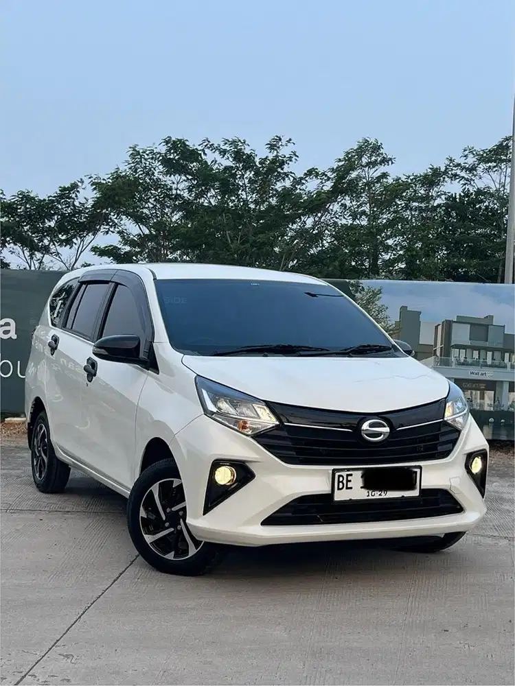 Dijual Daihatsu Sigra R Manual 2024 Km Rendah Mulus