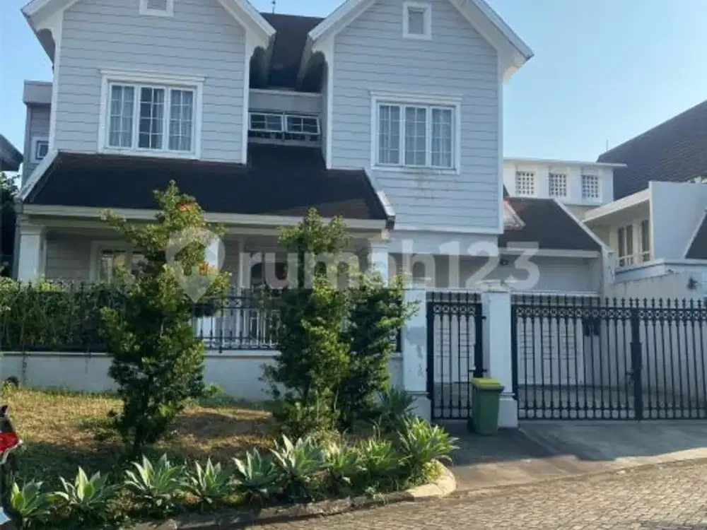 Rumah Exclusive 2 Lantai View Golf, Lokasi Strategis Dekat Akses Tol dan Pusat Bisnis