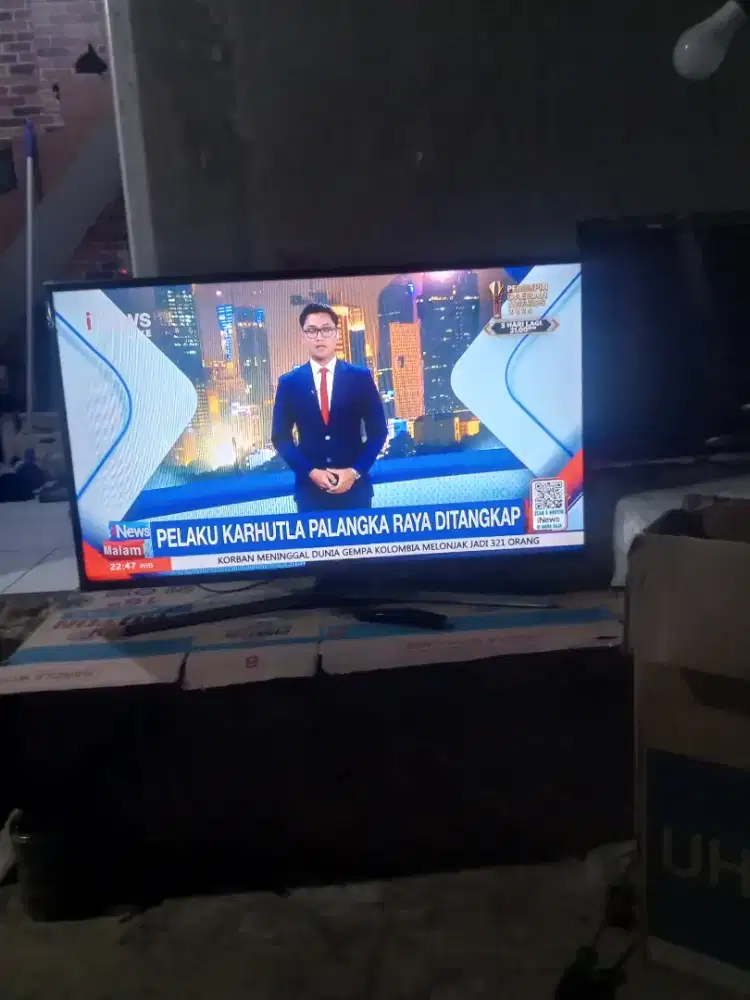 jual tv led Samsung smart ua40mu6712 mulus