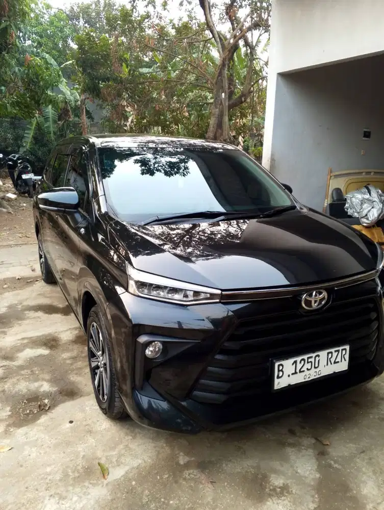 Avanza new hitam