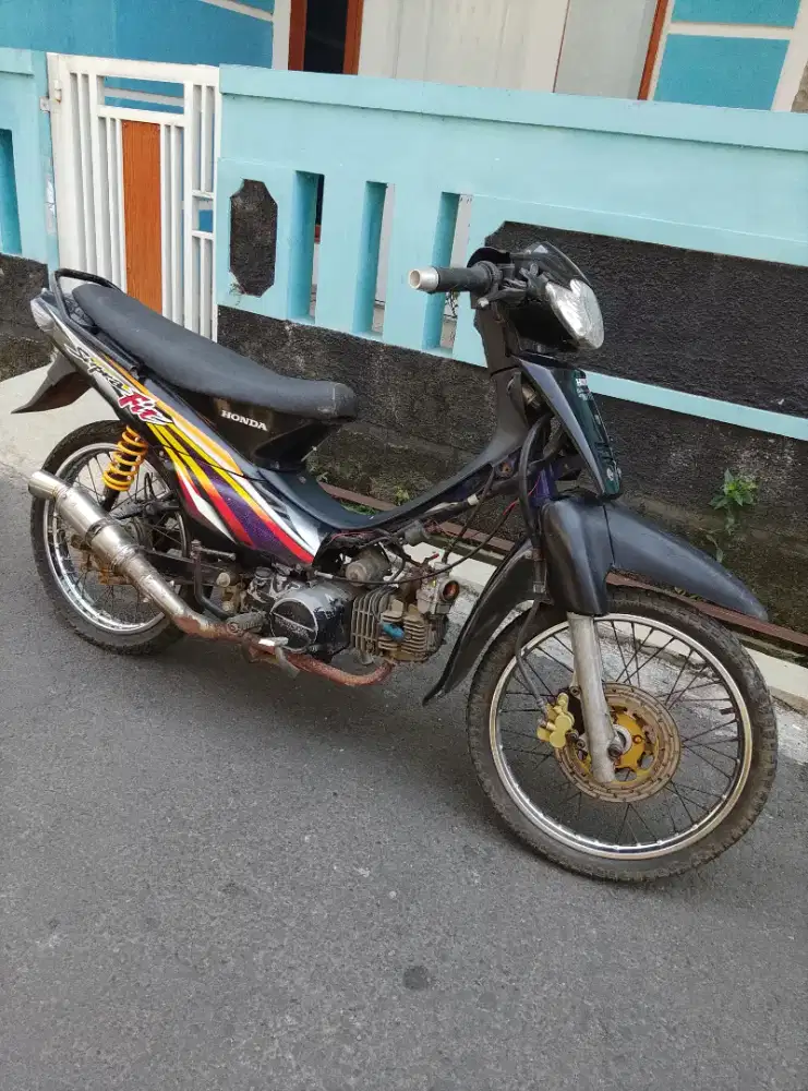 Fs Supra Fit 2004 hitam std kodya