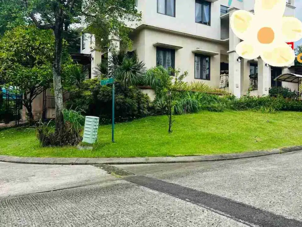 Dijual rumah luas, di hook, siap huni di Sentul City.