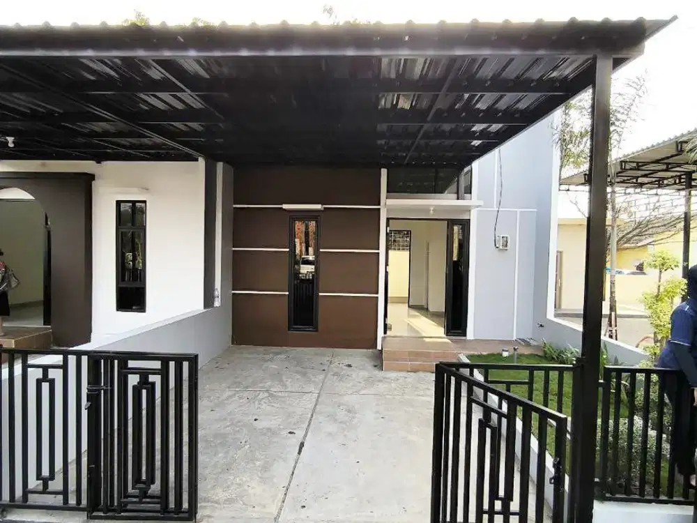 Rumah Baru Perbatasan Surabaya Sidoarjo Siap Huni Bonus Pagar, Kanopi, dan Taman - Bebas Banjir Row Jalan 8 Meter Ada Club House One Gate System