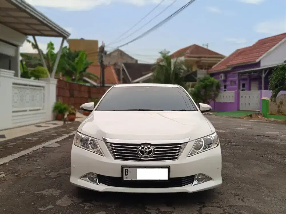 TOYOTA CAMRY 2.5 V Putih 2014/2015