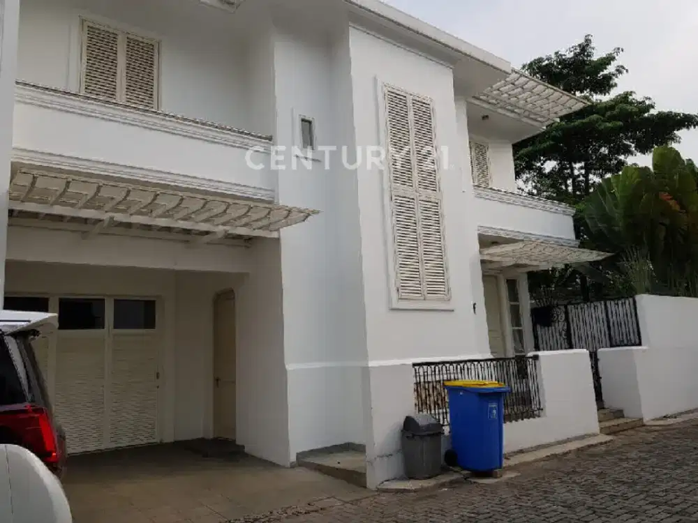Rumah Mewah Kolam Renang Hadap Utara Barat Kemang Jakarta Selatan