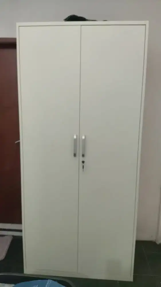 Lemari Pakaian 2 Pintu Informa