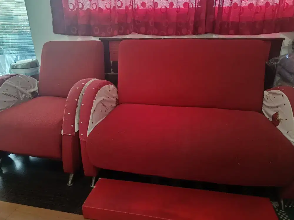 Sofa merah 1 set