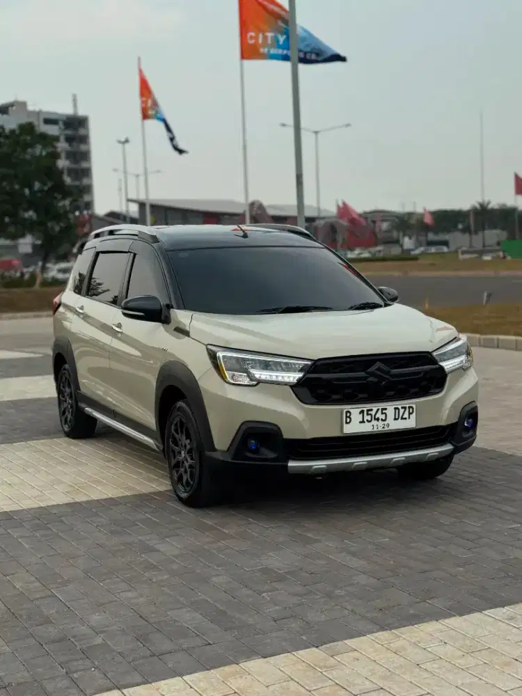 Suzuki xl 7 alpha two tone hybrid 2024