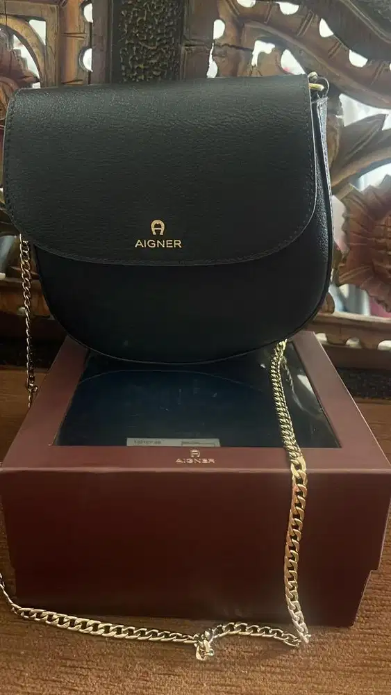 Jual atas Aigner Asli