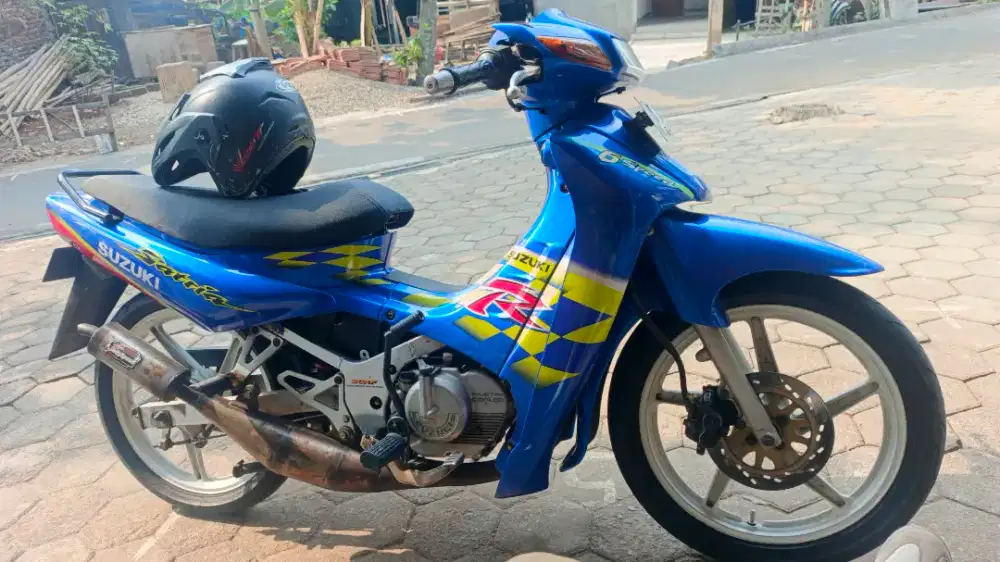 Satria Lumba tahun 2000, warna asli merah putih.