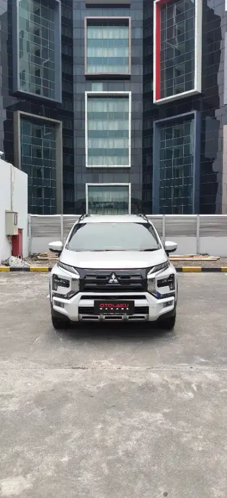 XPANDER CROSS PREMIUM PACKAGE 2023– PUTIH, SIAP PAKAI!