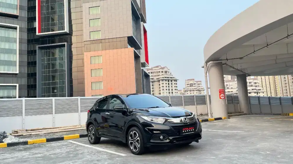 HONDA HR-V E AT 2021— SUV FAVORIT, NYAMAN & SIAP PAKAI km low