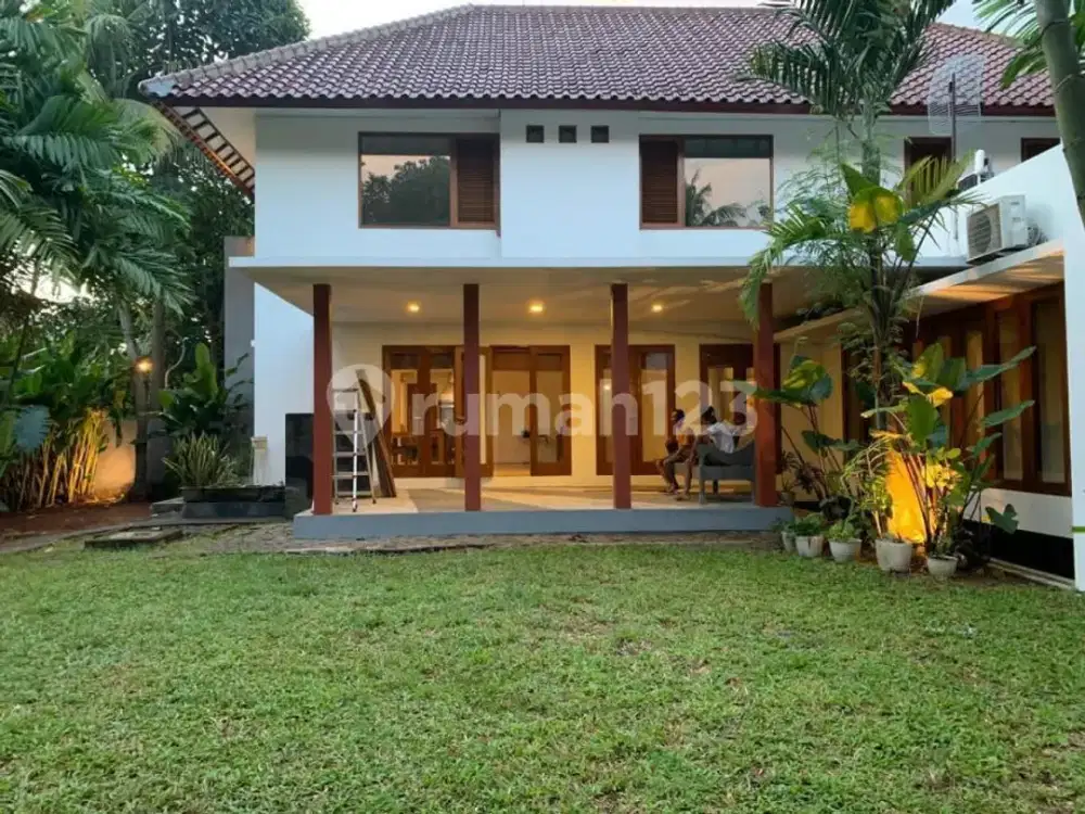 Rumah Modern Tropical di Bintaro Jaya - Tanah Luas