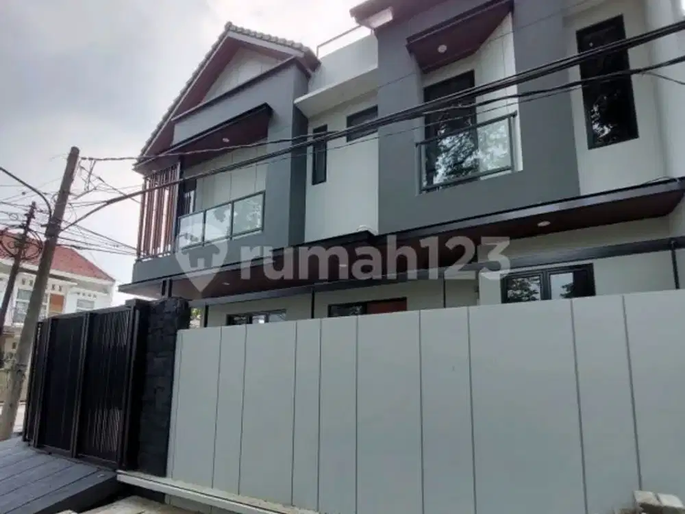 Rumah Hook Baru Bagus di Griya Loka BSD