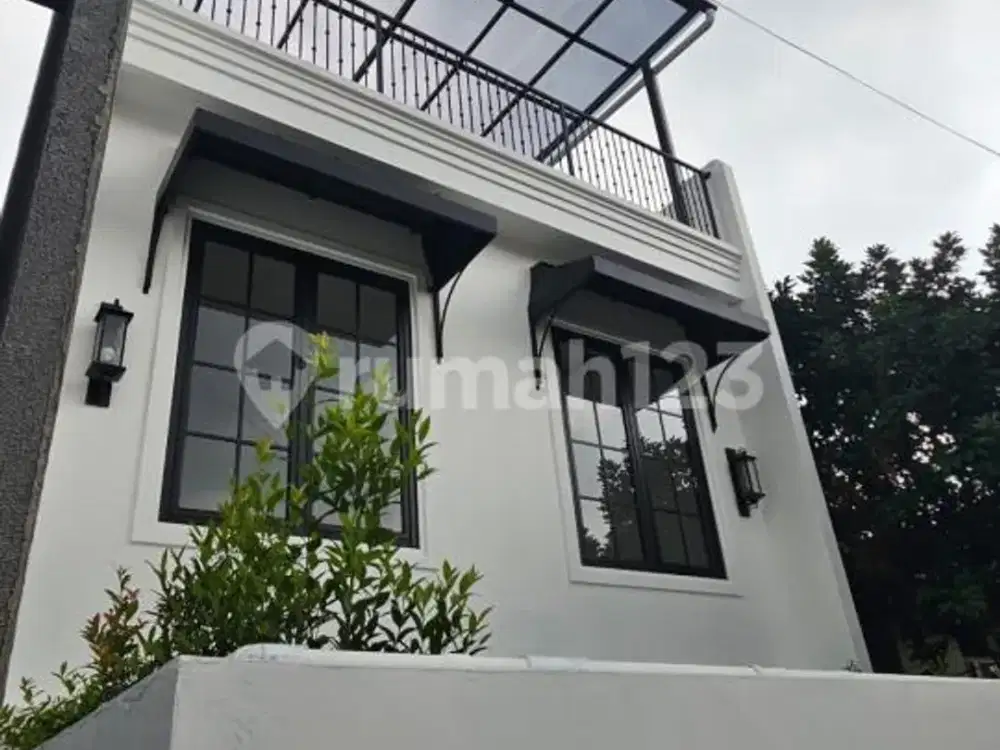 Rumah American Classic 3 Lantai di Veteran Jakarta Selatan