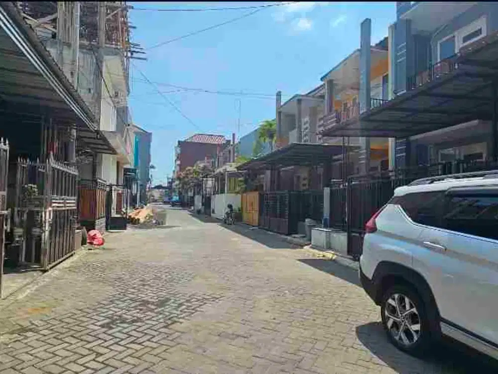 rumah bagus 2 lt di sigura gura merjosari dekat ke kampus UB Brawijaya, UIN, ITN, UM bonus furniture dan dekat mall MATOS