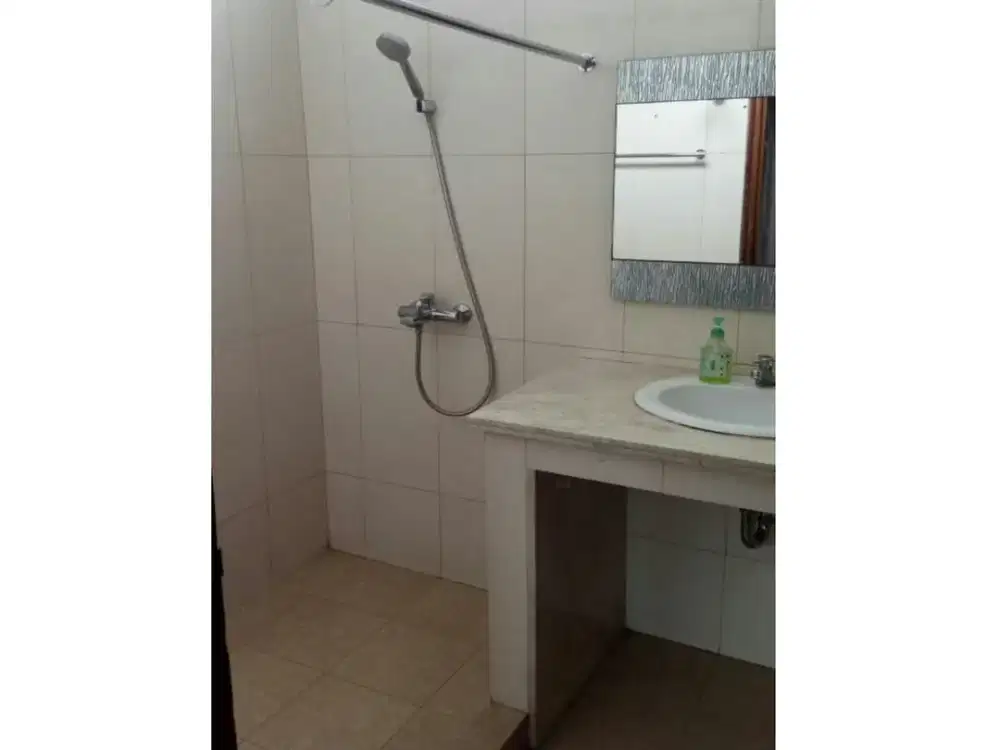 Jual Rumah Klasik Terawat di Mainroad Dipatiukur Bandung Kota