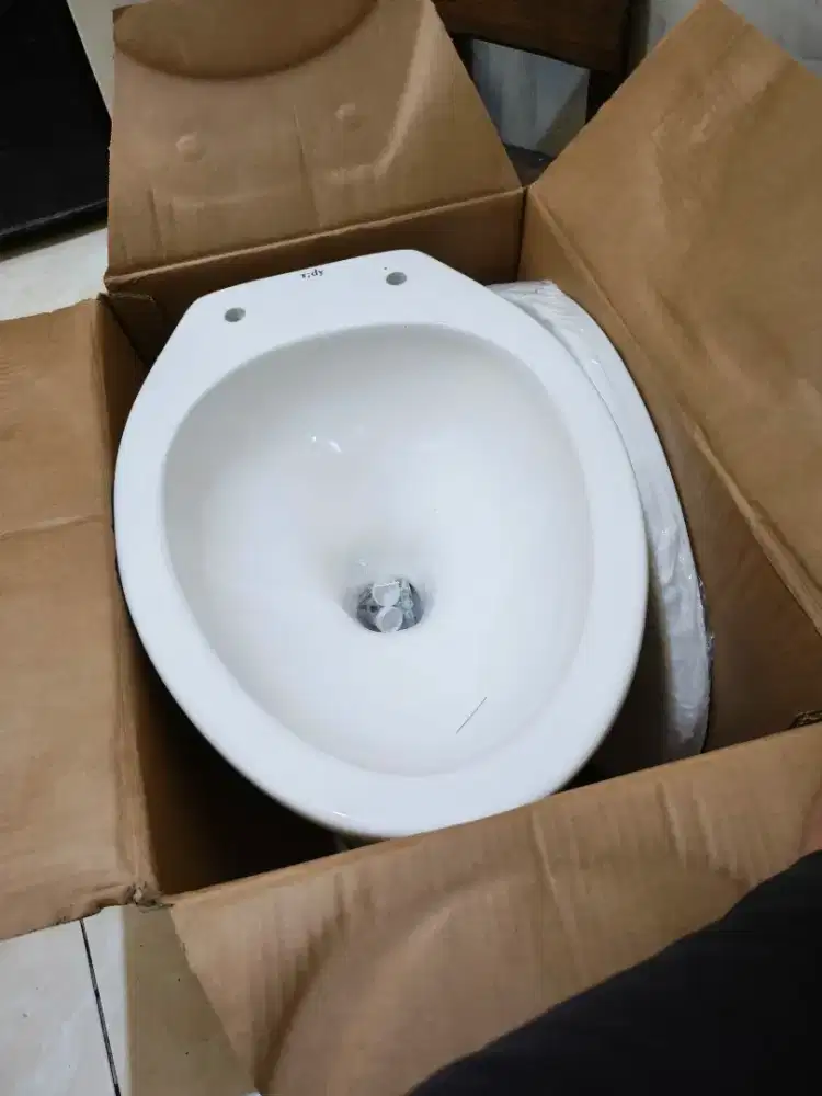 Kloset duduk tanpa tanbung
