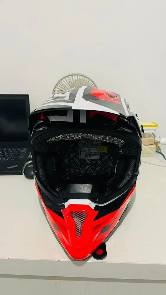 JUAL CEPAT HELM KYT CROSS UKURAN M