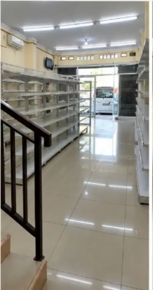 Sewa Ruko Strategis
Harapan Indah 1 Bekasi