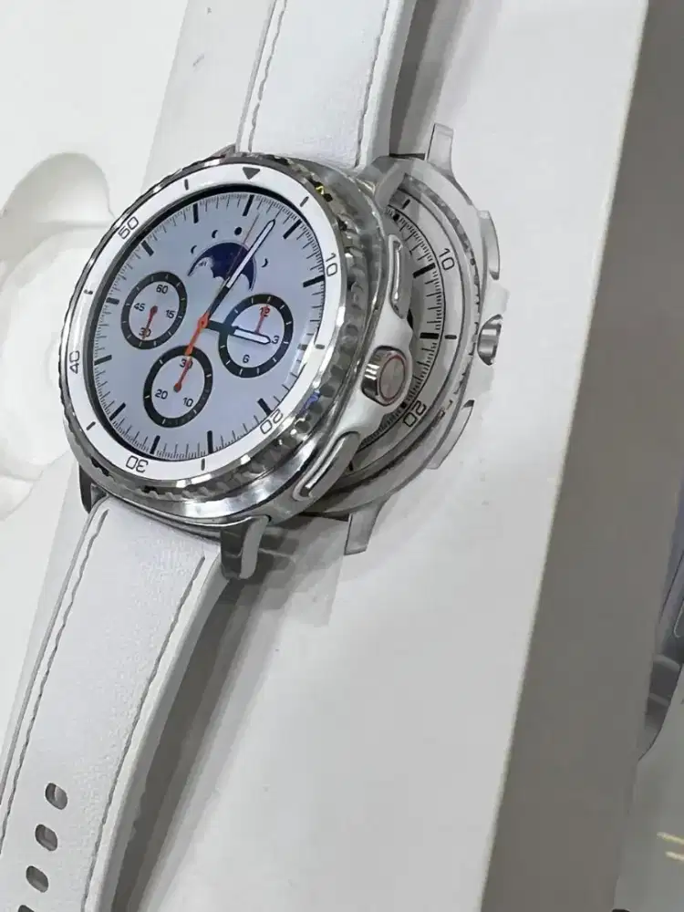 Samsung watch8 Classic 
46.mm
Mulus 99.9%  like new