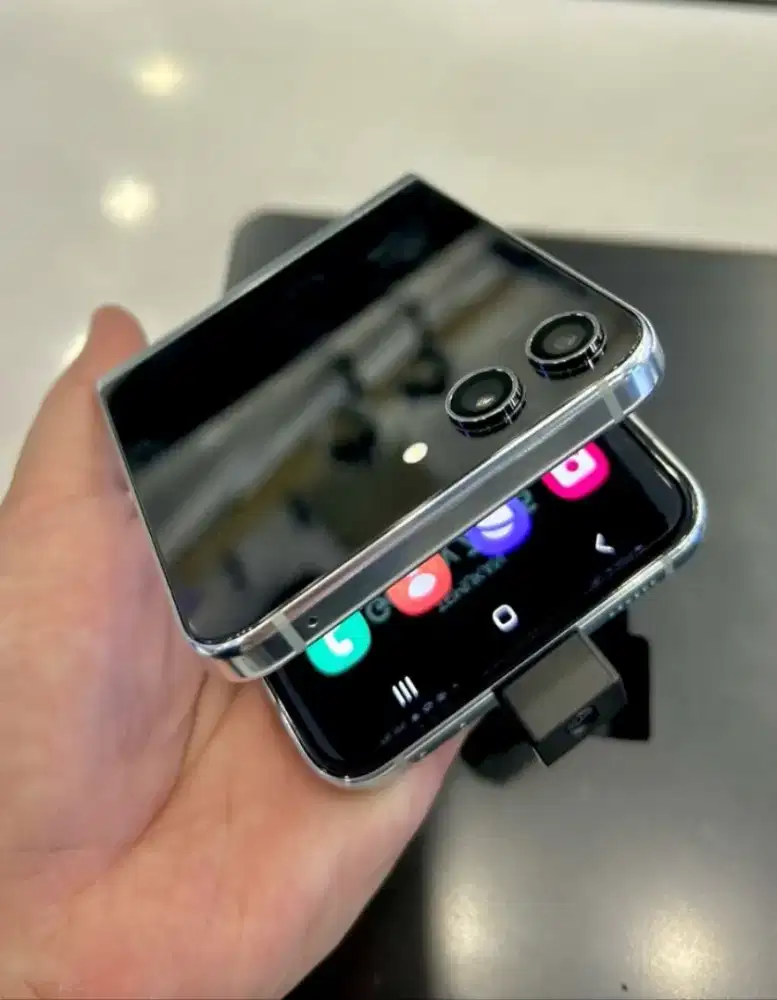 Samsung galaxy z flip 8