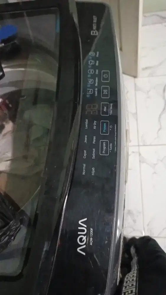 Mesin cuci Aqua 1200f kapasitas 12kg