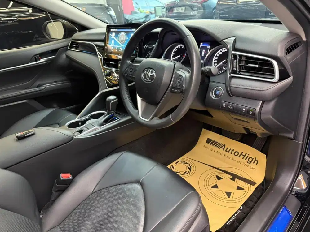 DP10% [Km19.000] Camry V 2023 Black Reg 2024 #AUTOHIGH