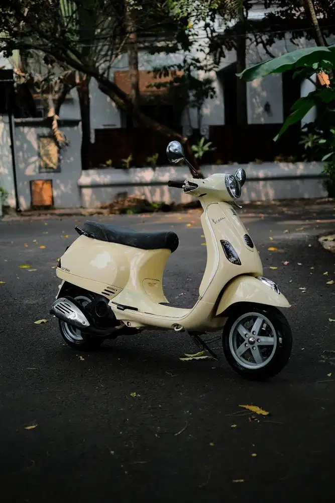 VESPA LX 150 3VIE 2013 CREAM TERMURAH