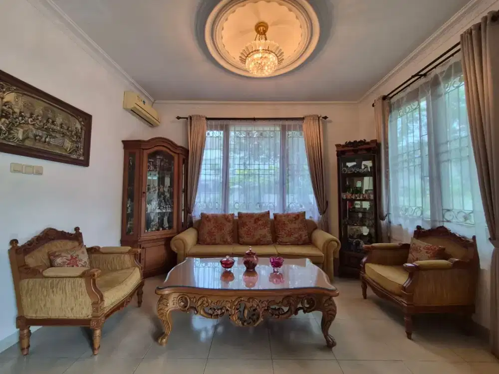Dijual Rumah Hook 2 Lantai Megah dan Strategis di Kayu Putih , Jakarta Timur