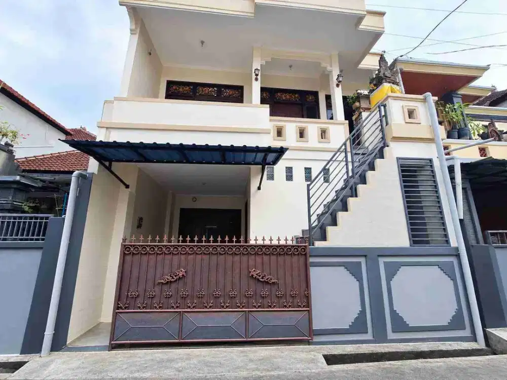 Rumah Sewa 2 Lantai di Dalung Permai, Kuta Utara — 5 Kamar Tidur