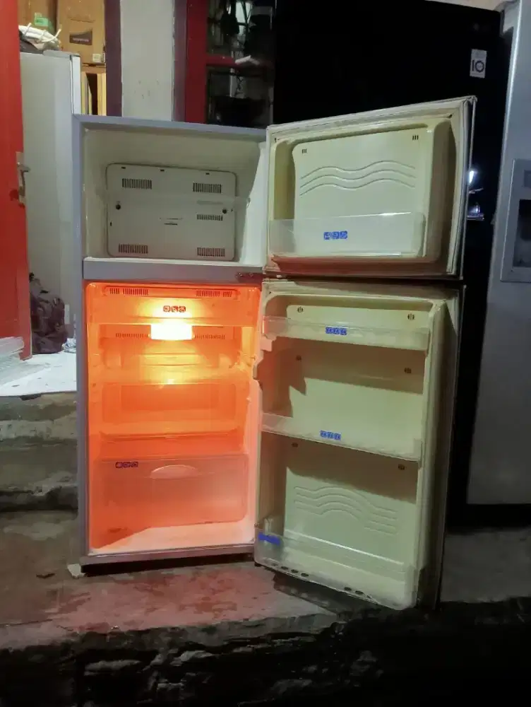 Kulkas Sharp 2 pintu