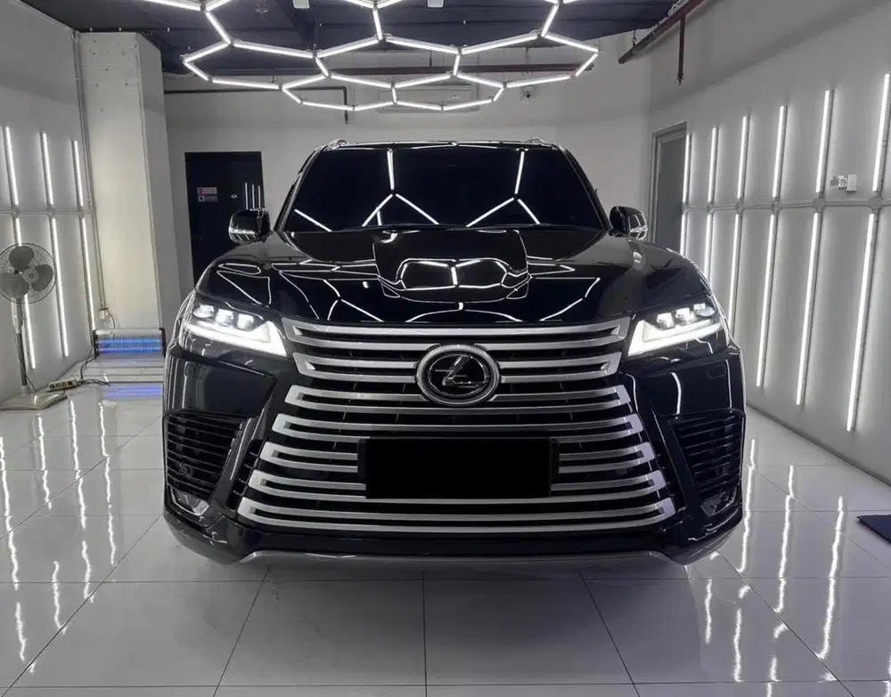 [ LOW KM 5 rb verry low ] Lexus LX600 VIP seat 2+2