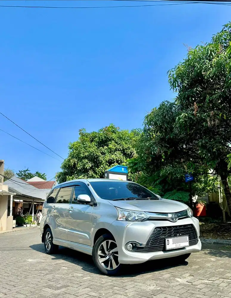 KMLOW- Toyota Avanza Veloz 1.5 AT 2015 Matic Silver 2016/2017/2018