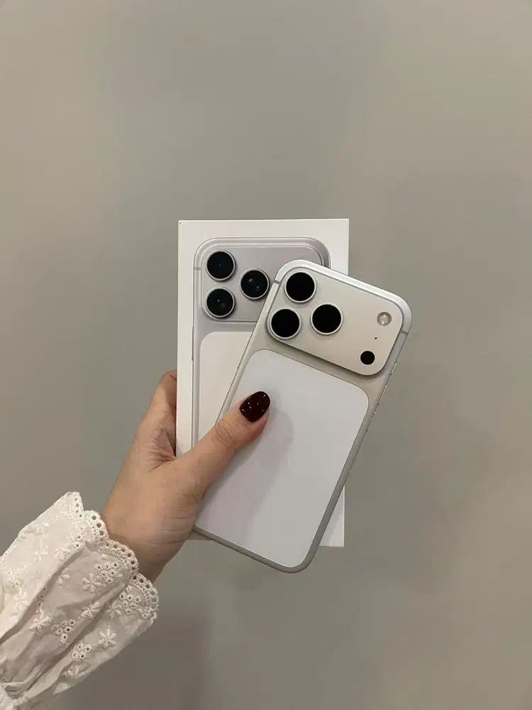 Iphone 17 pro 256 ex Ibox garansi masih panjang 2027
