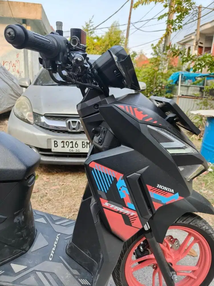 Vario street 125