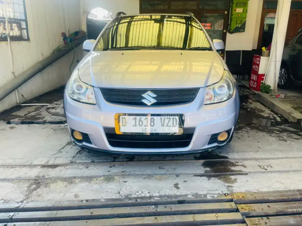 Suzuki SX4 hactback mobil