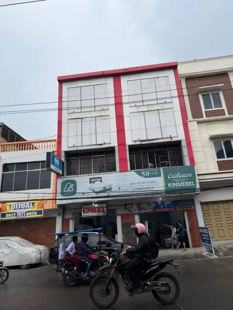 dijual ruko sutomo ujung , kosong, 2,5tingkat.