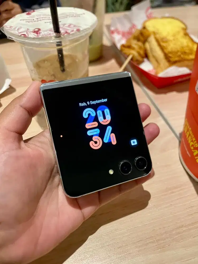 SAMSUNG Z FLIP 5 512GB ( hp aja )
