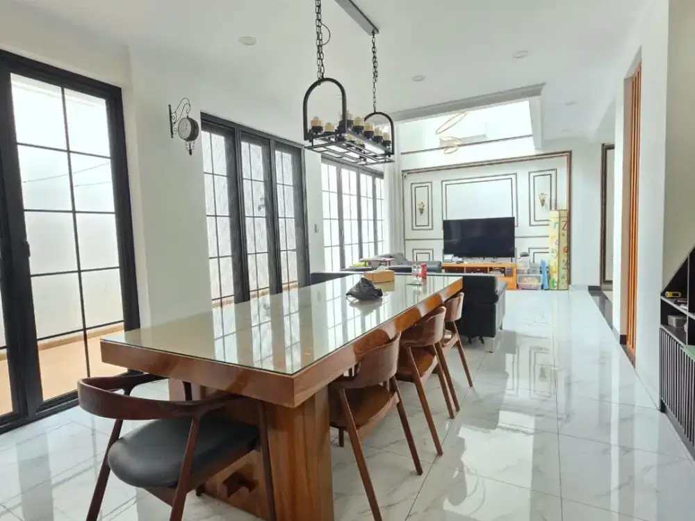 Jual Cepat Rumah Summarecon Furnish 2 Lantai Lux Mewah Siap Huni