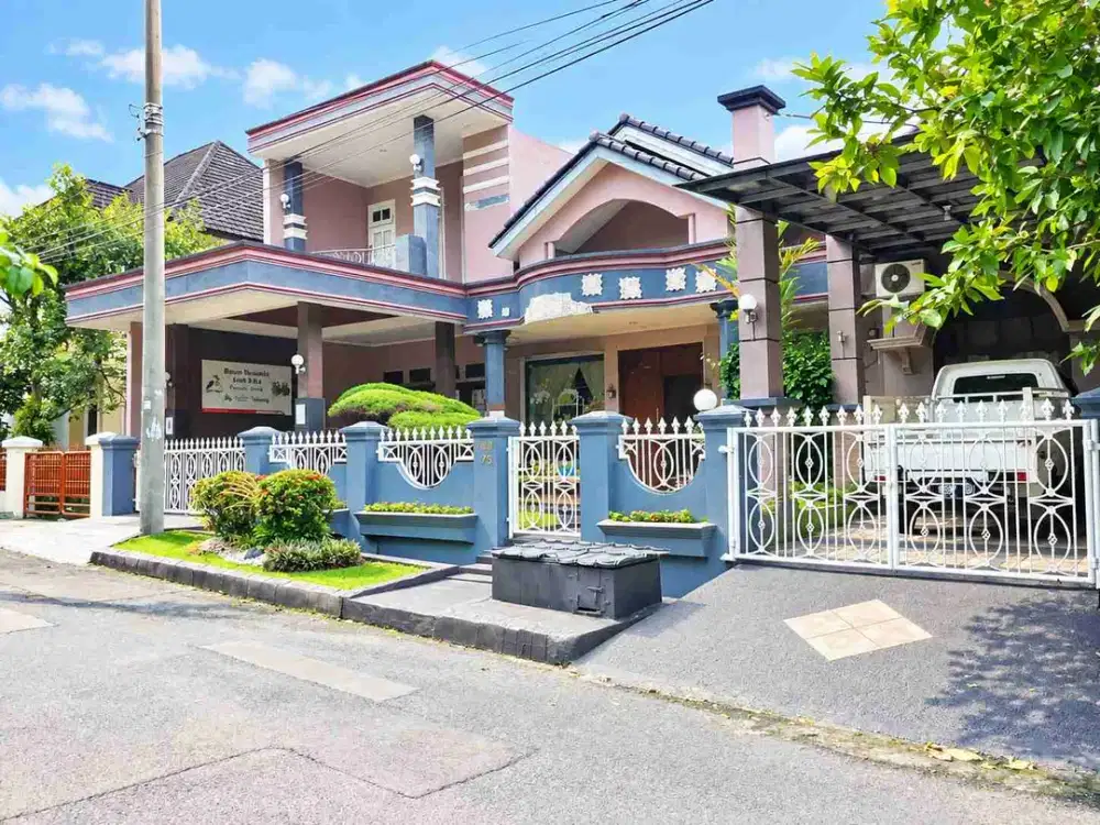 Rumah Cantik Rapih Besar