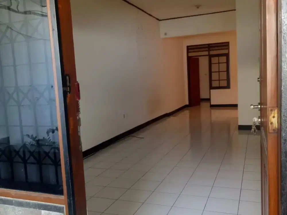 Rumah Nyaman Terawat di Taman Kopo Indah 2