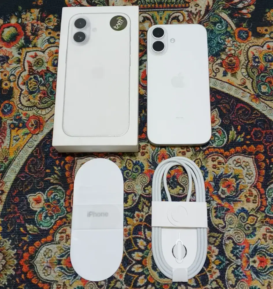 Iphone 17 256GB White ISTIMEWA BH 100 CC 11 Resmi iBox 17 Agustus 2027