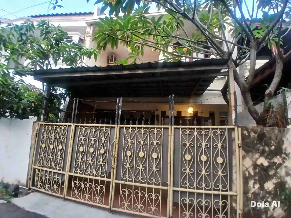 Disewakan Rumah 2 Lantai Furnished Siap Huni Dalam Lingkungan Yang Tenang Di Duren Sawit. Jakarta Timur