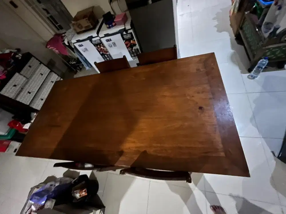 Meja makan Jati